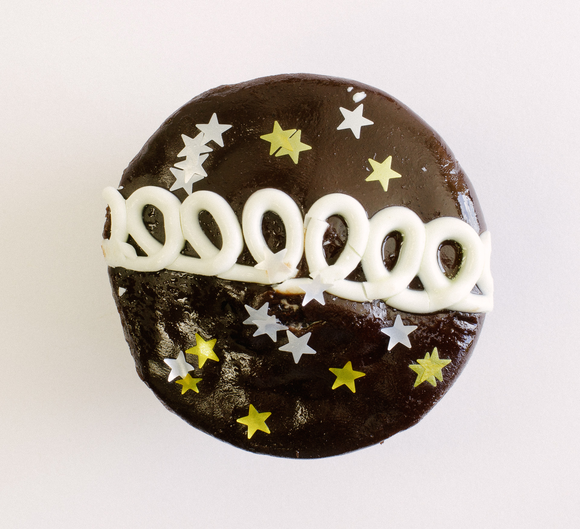 Silver and Gold stars on a Cupcake top