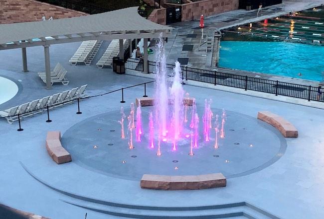 glenwood hot springs fountain purple lights