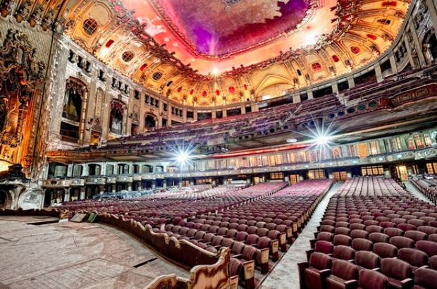 Inside-Uptown-Theatre