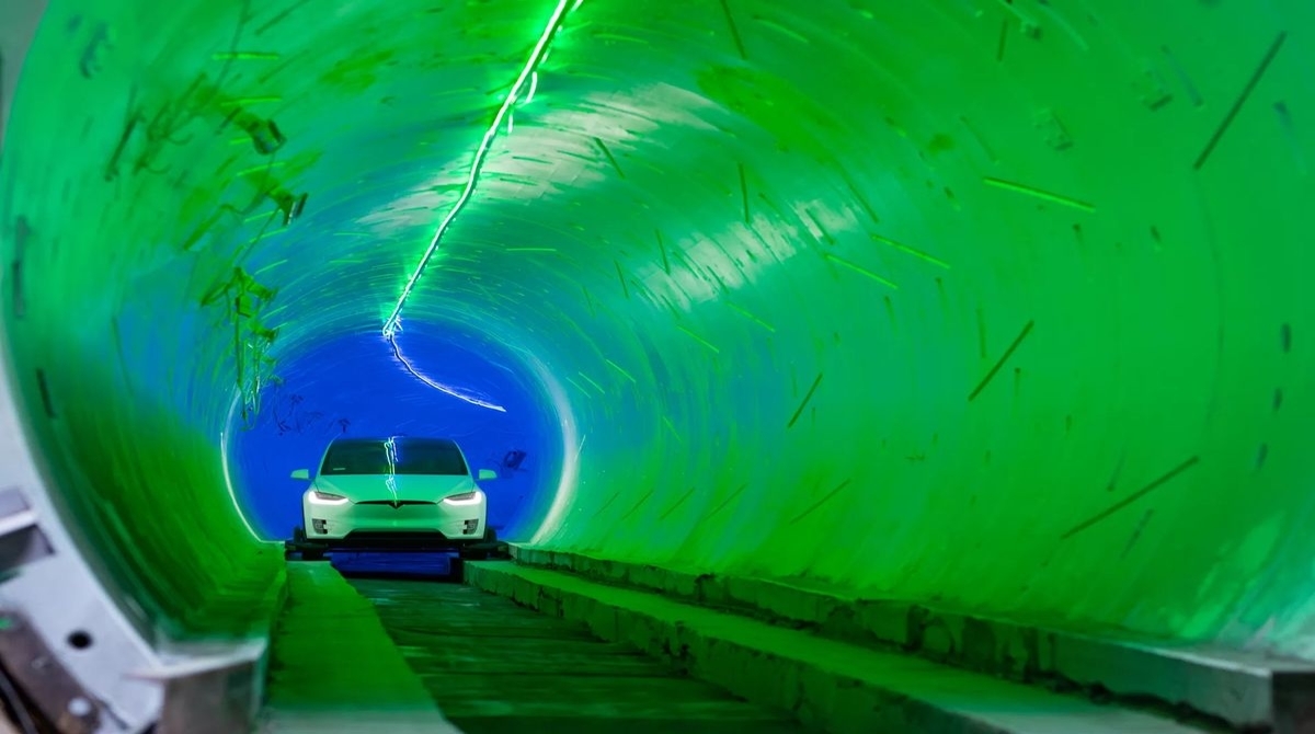 A Look into Elon Musk's Airport Tunnel Project