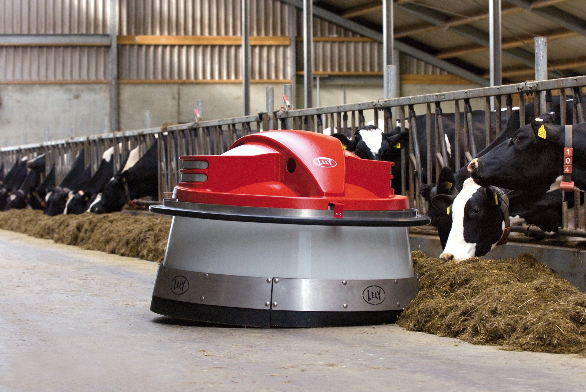 The Benefits of a Lely Juno Feed Pusher