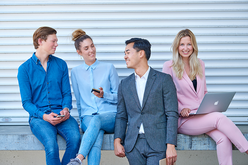 Hyvistä myyjistä on pula, miten saada nuoret innostumaan työstä myynnissä?