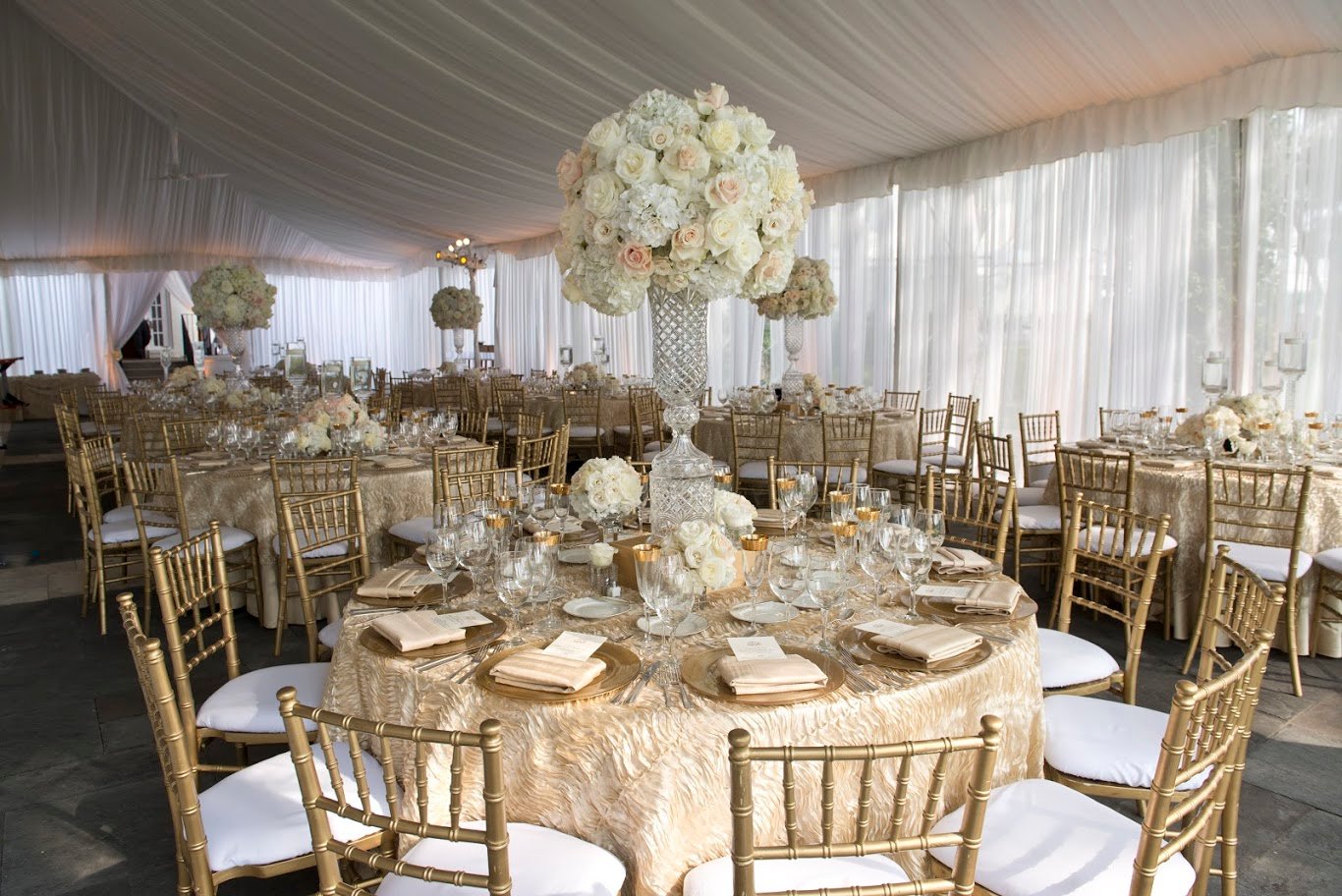 Summertime Wedding Bright White Tablesetting | BBJ Linen