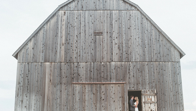 Outdoor Barn Wedding | BBJ Linen