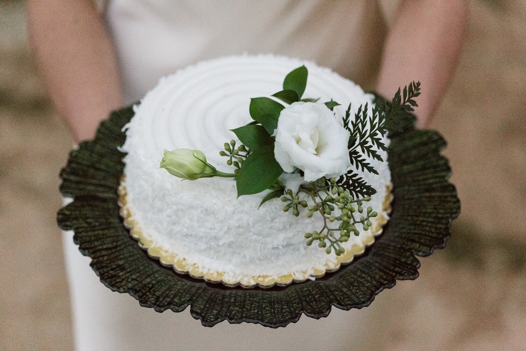 Beach Wedding Cake | BBJ Linen