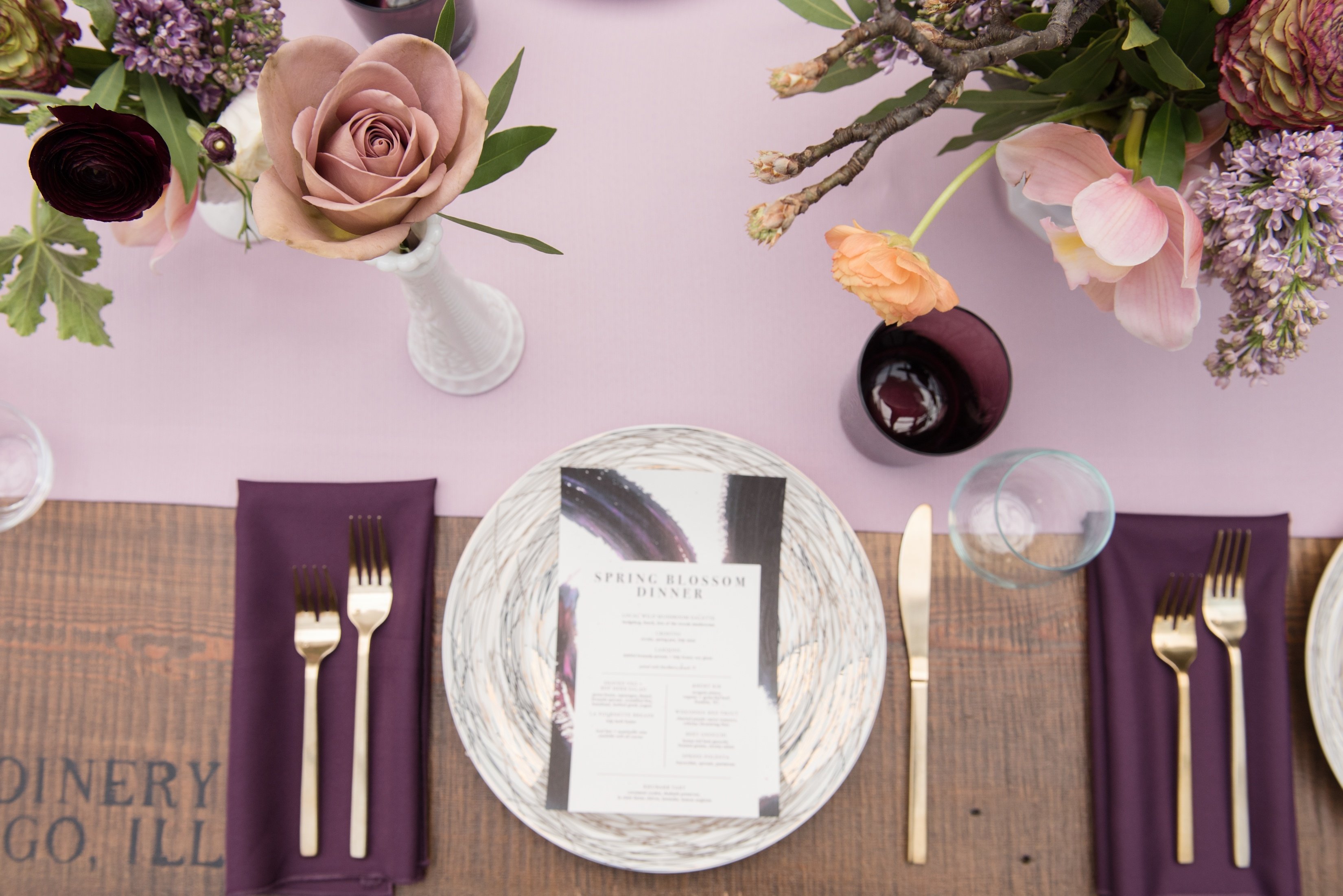 Modern Fig and Heather Tablescape | BBJ Linen