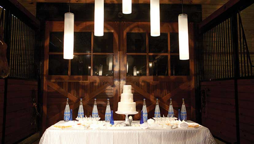rustic-wedding-table-setting