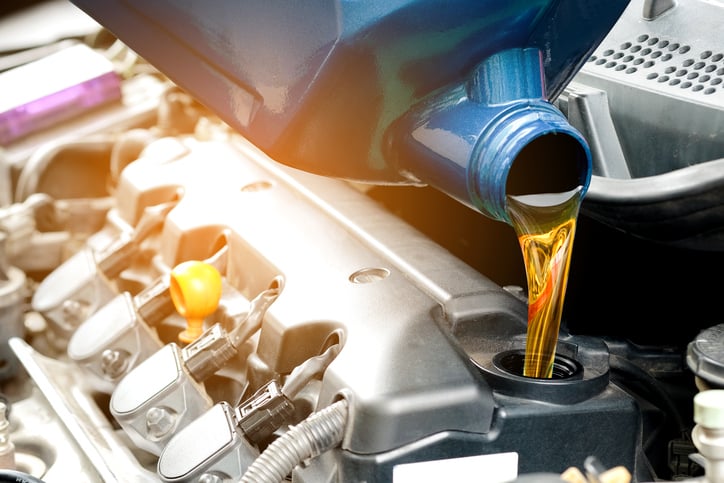 cueva Psicológico Besugo Tipos de aceite para coche: ¿cuáles existen y cómo identificarlos?