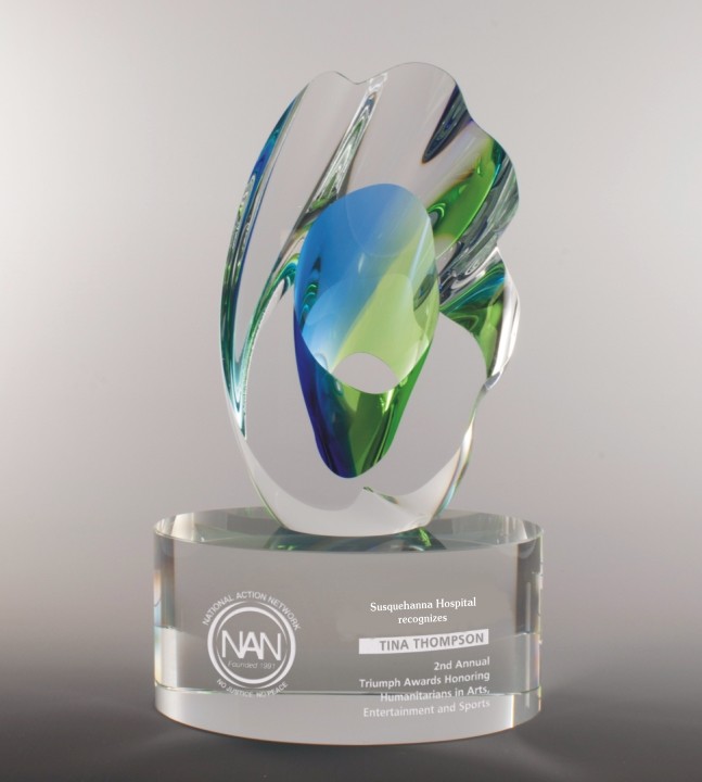 Engraved Art Glass Award Hospital_0.jpg