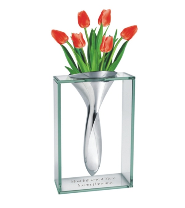 Personalized Vase Award for Mom.jpg