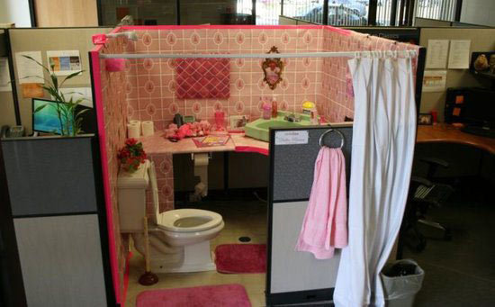 bathroom-cubicle-prank.jpg