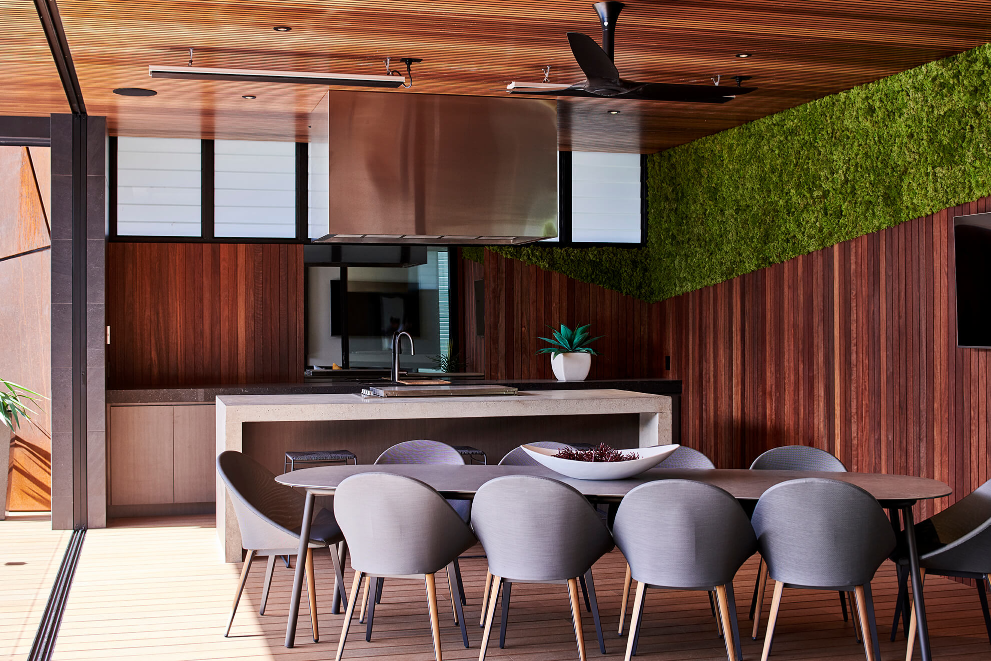 Evergreen Moss Wall Kitchen