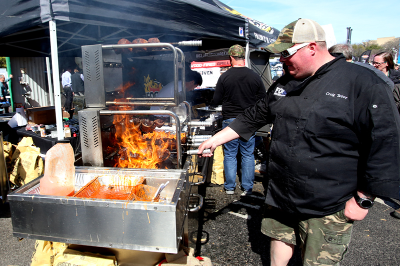 hpbe expo - man grilling