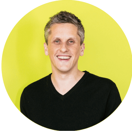 講演者写真：アーロン