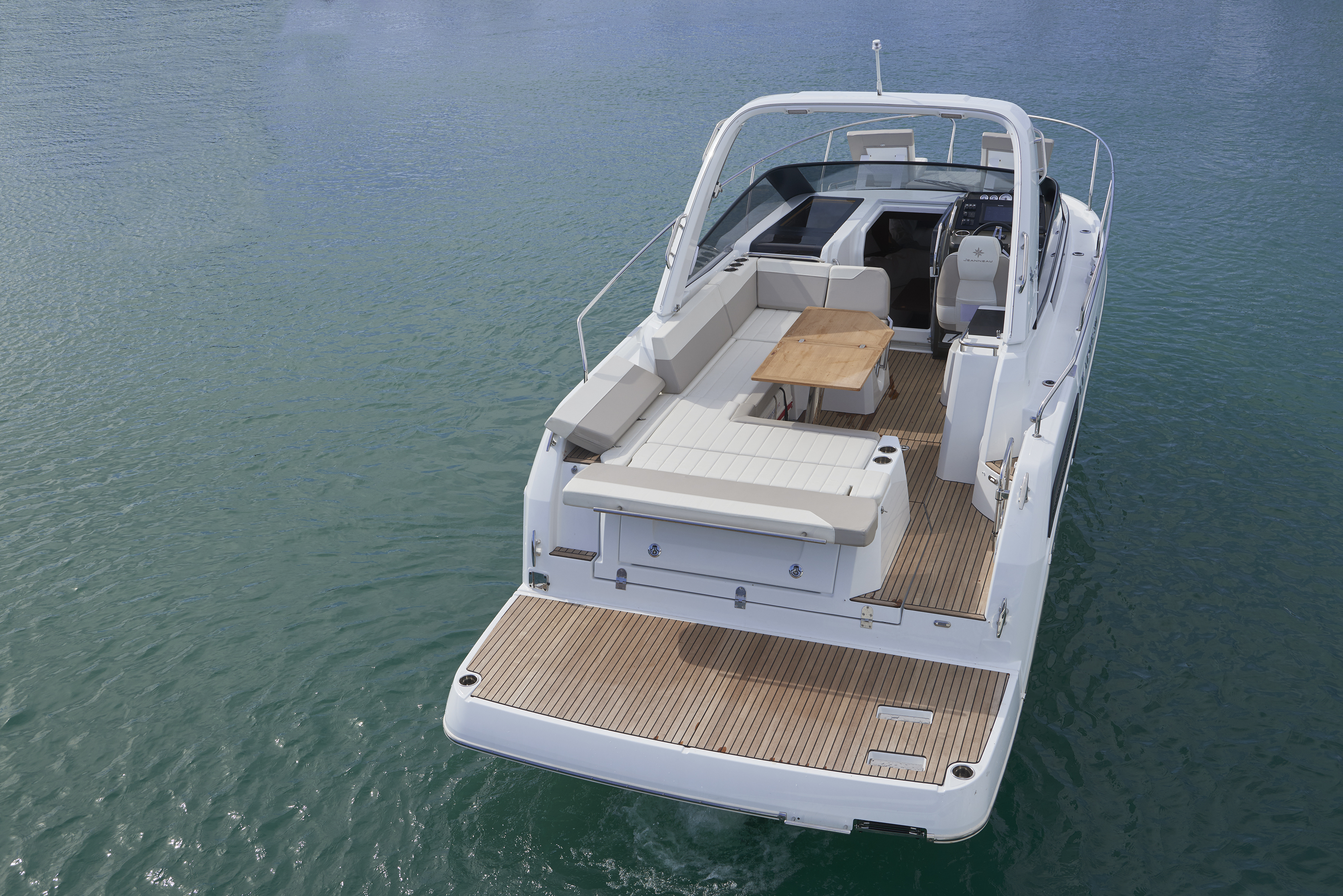 The Jeanneau Leader 30