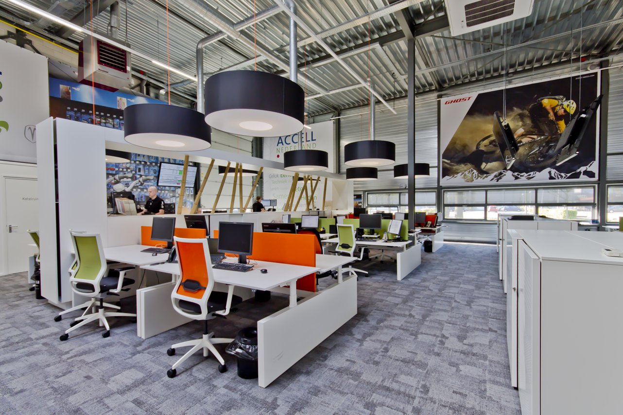 Accel suppor center kantoorinriching