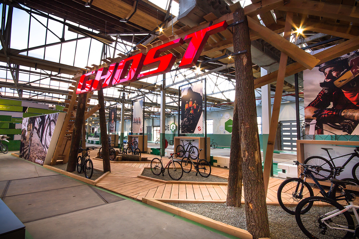 Ghost_2016347_DeFietser_72dpi1-1