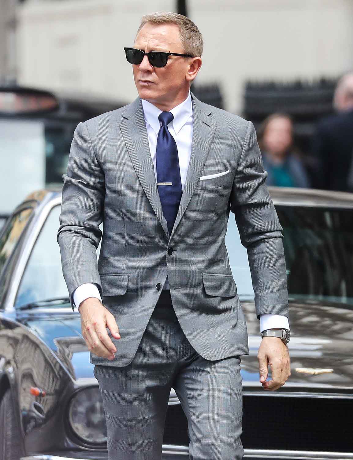 james-bond-no-time-to-die-suit