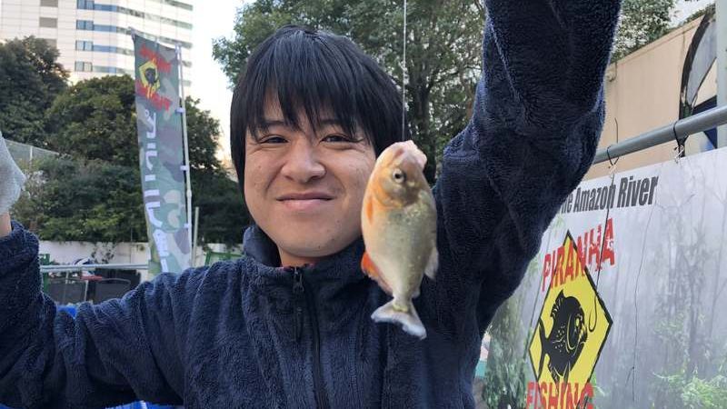 日本でピラニアが釣れる 東京都品川に期間限定でピラニア釣り堀が登場 月刊つり人ブログ