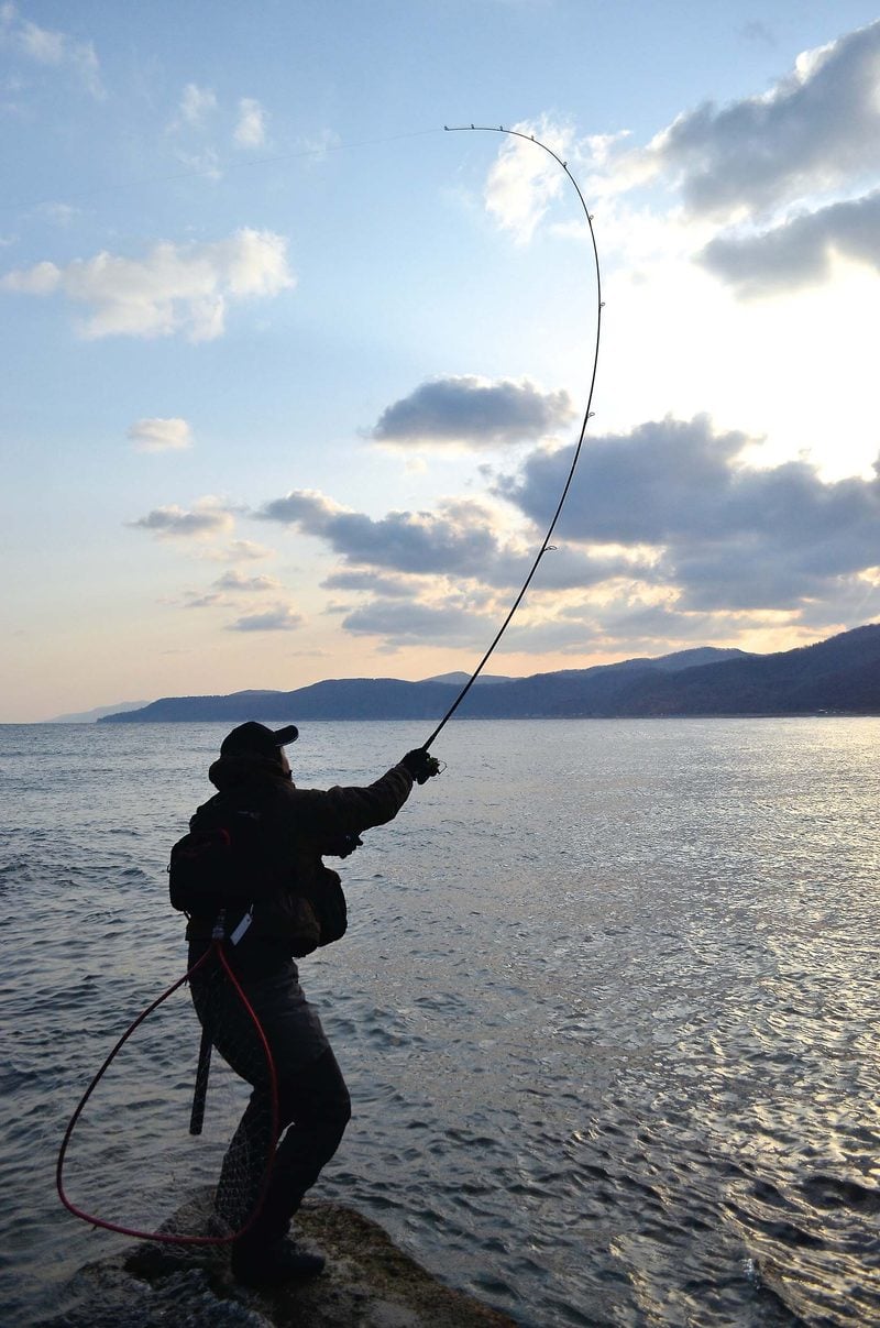 5月上旬 まさに今が旬 ショアからねらう海のサクラマス 北海道島牧村 江ノ島海岸ほか 全国おすすめ釣り場
