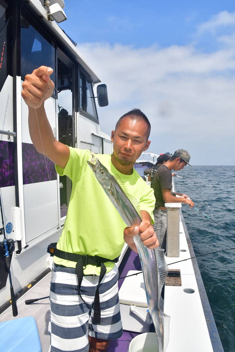 東京湾のタチウオ釣り超入門 エサ釣り編 船の乗り方 道具解説 釣り方 魚種別釣りガイド