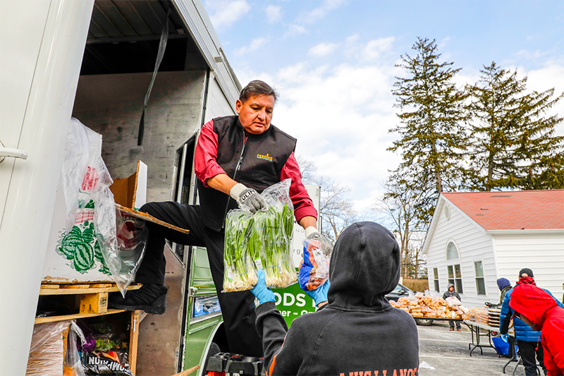 Food Bank vs. Food Pantry: What's the difference? - Blog - Midwest Food Bank