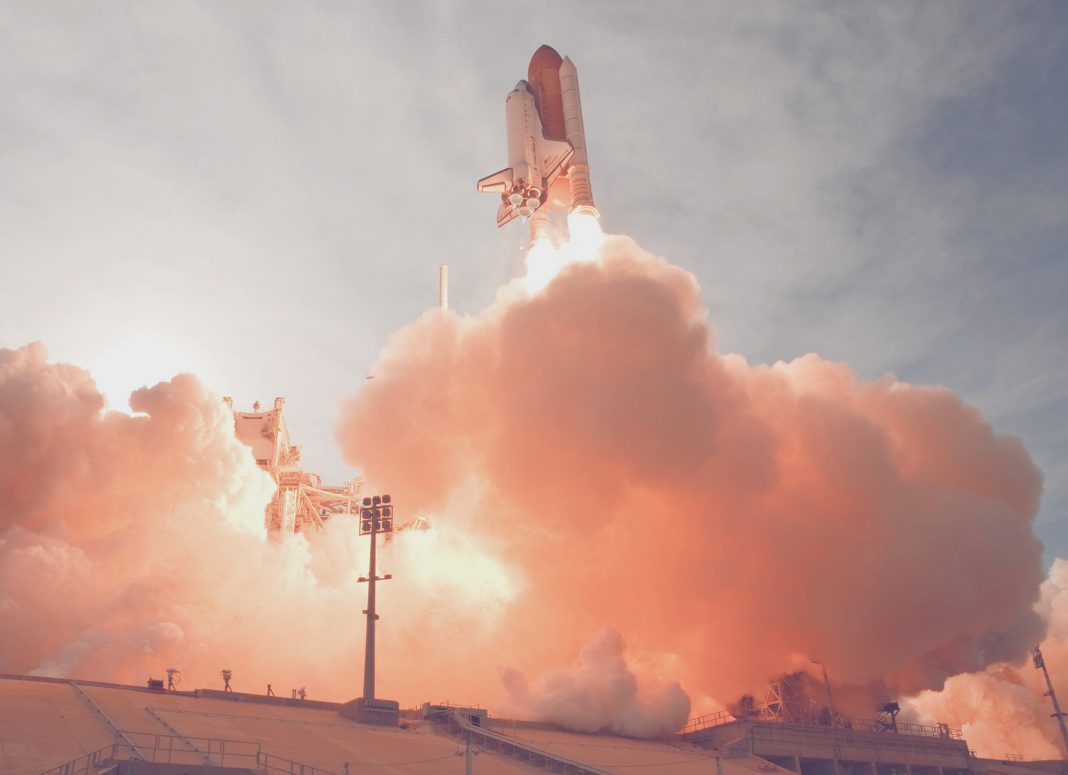 cohete-cielo-fuego-explosion