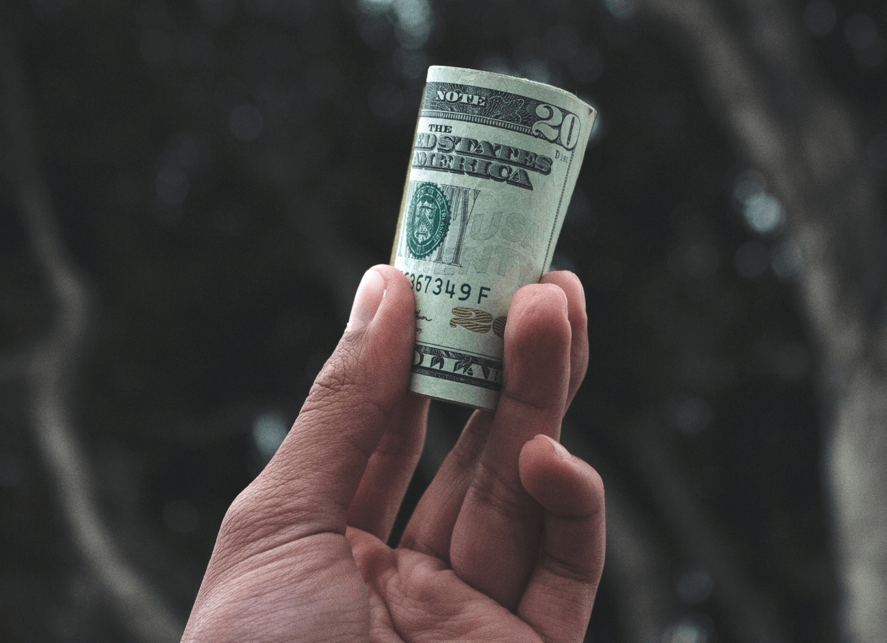 dolar-billete-mano