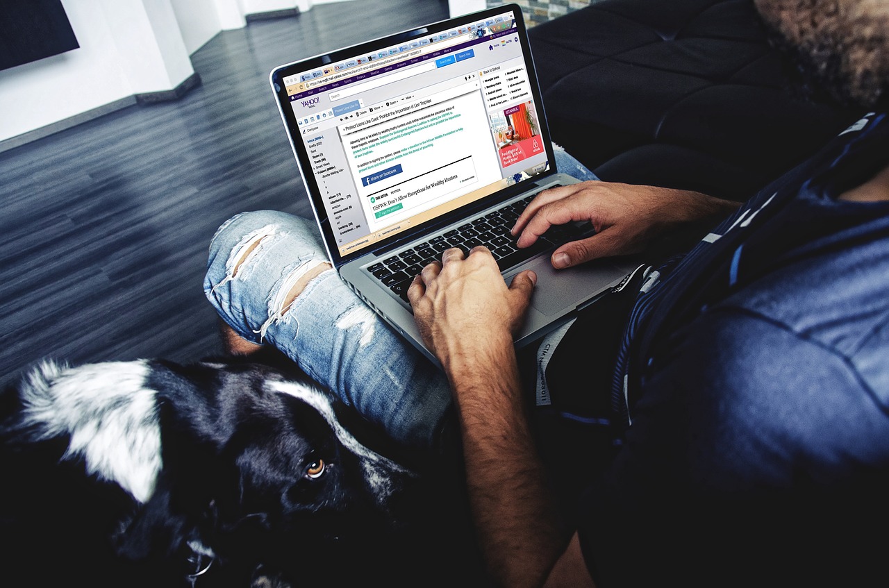 laptop-facebook