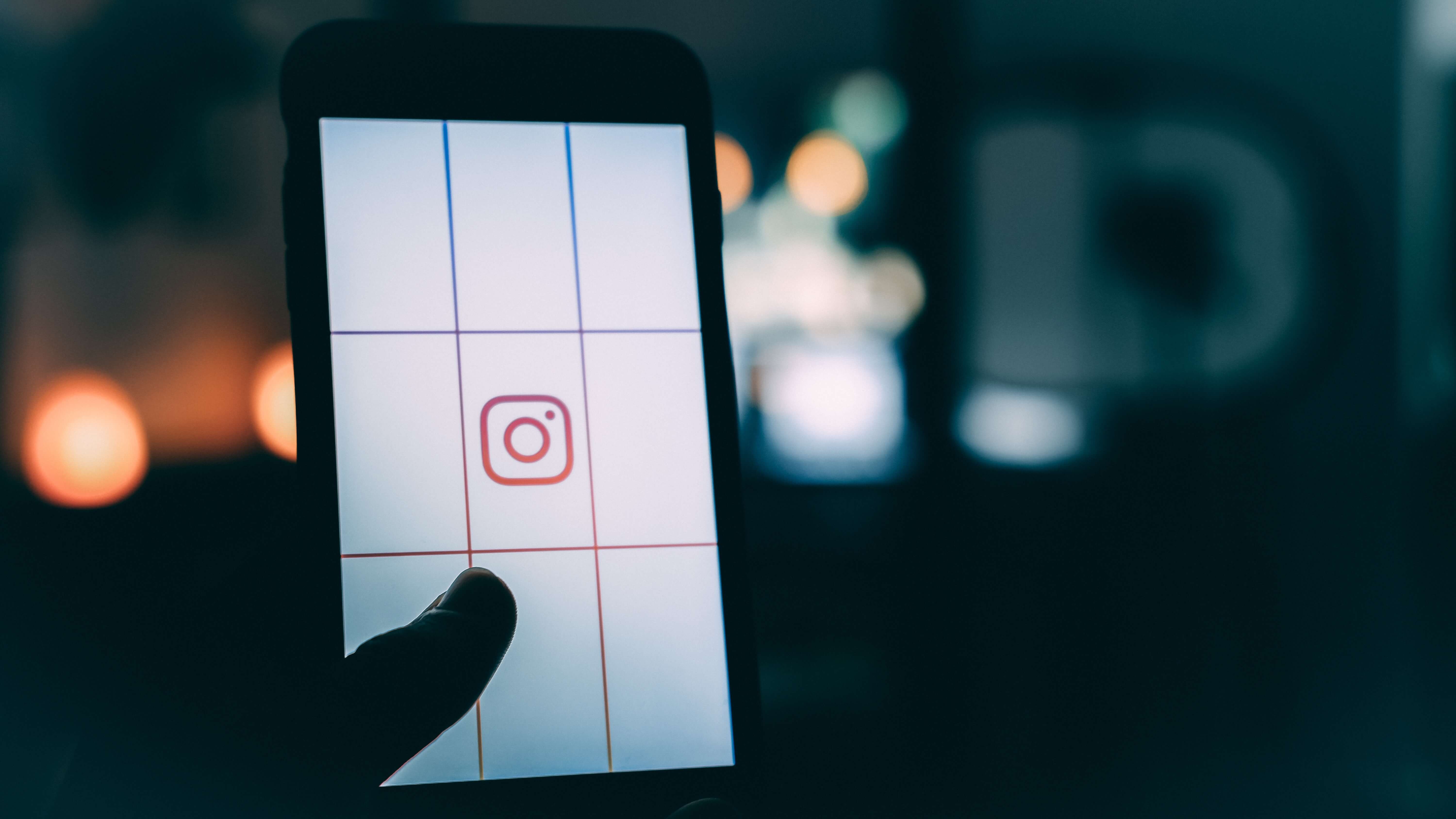 loving-hating-the-new-instagram-logo