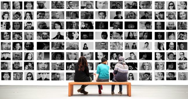 mural-imagenes-mujeres-blanco-y-negro