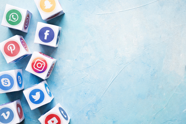 social-media-savvy-office