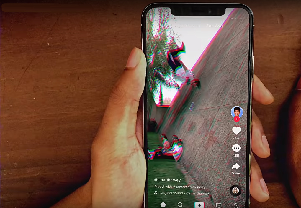 tik-tok-smartphone-app