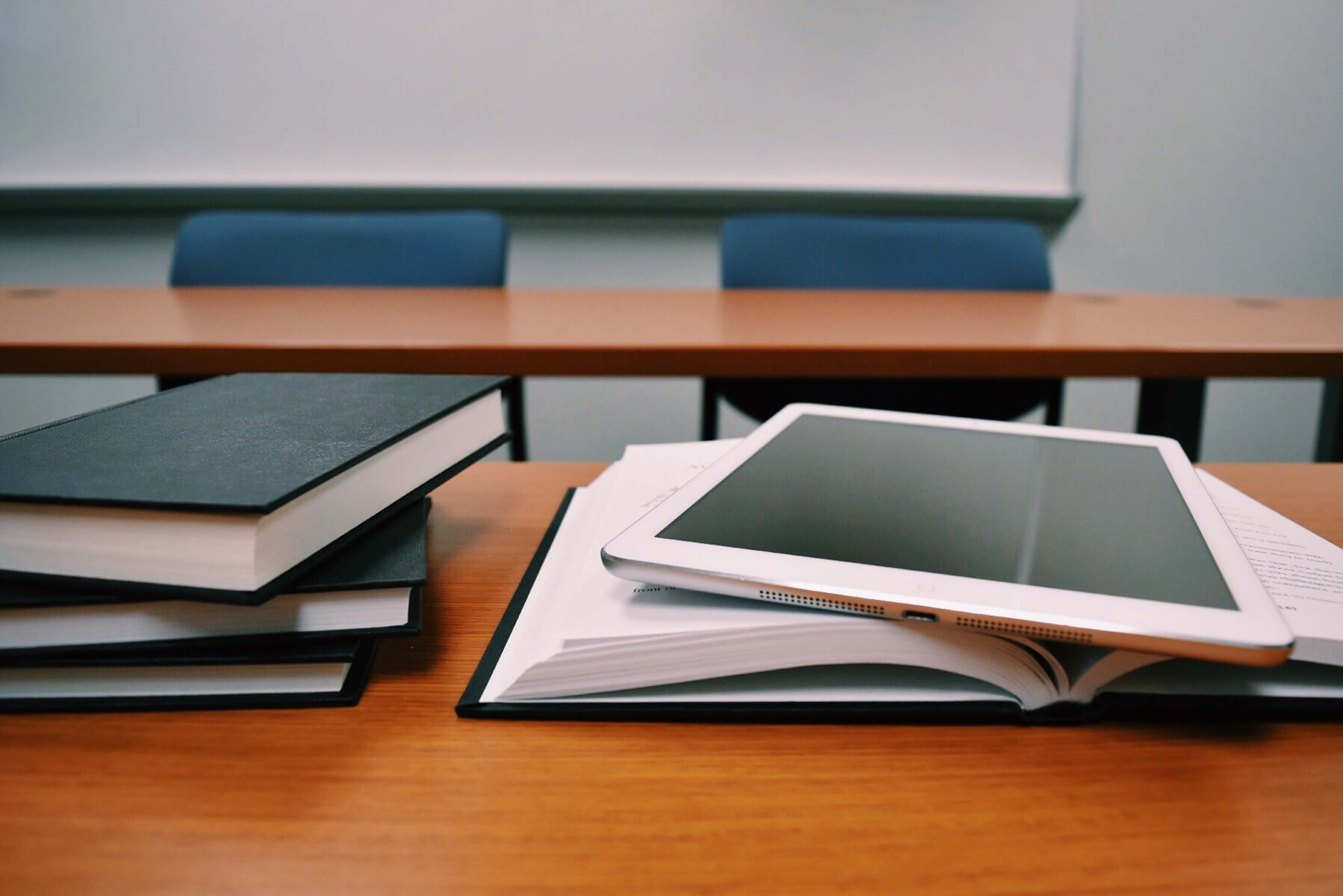 top-business-school-social-media