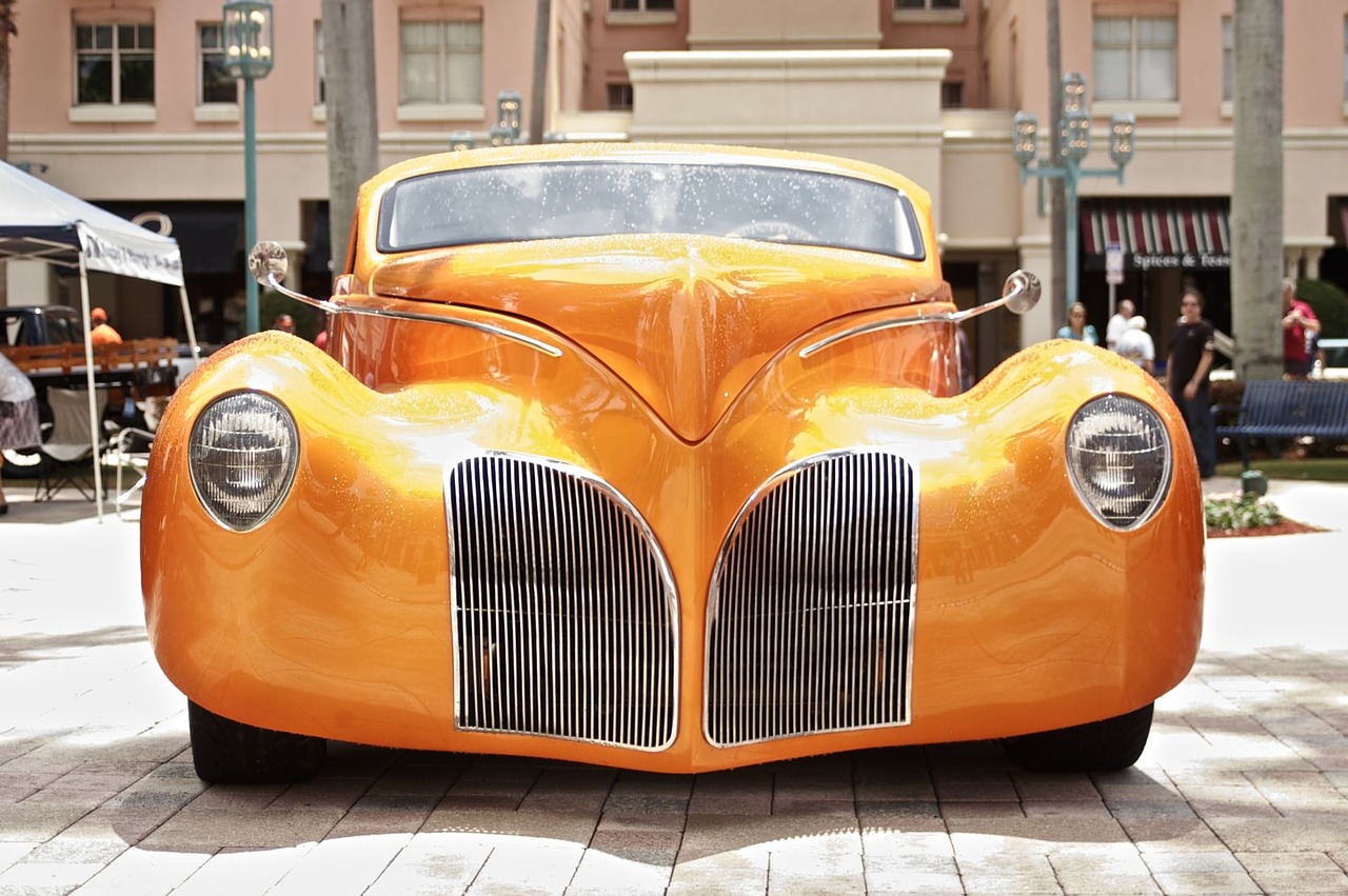 vintage-automobile-jaune
