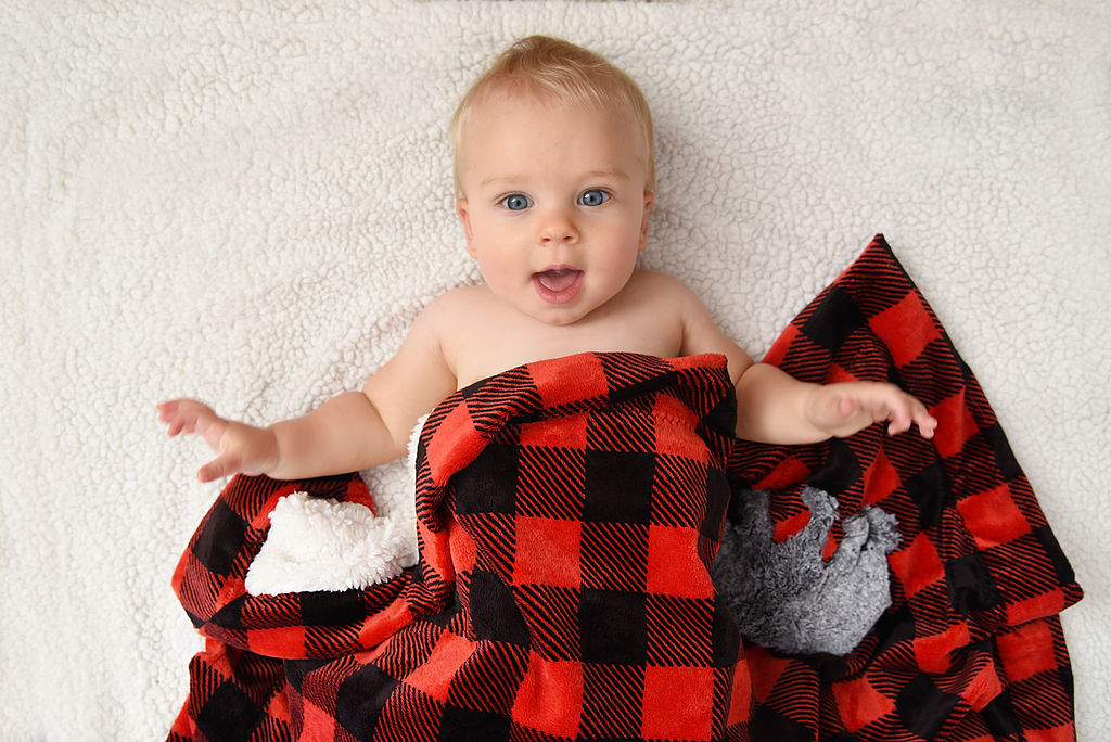 Cuddle Blanket Infant Minky Blanket: Newborn Gift Luxe Cuddle Hide. Baby Shower Gift