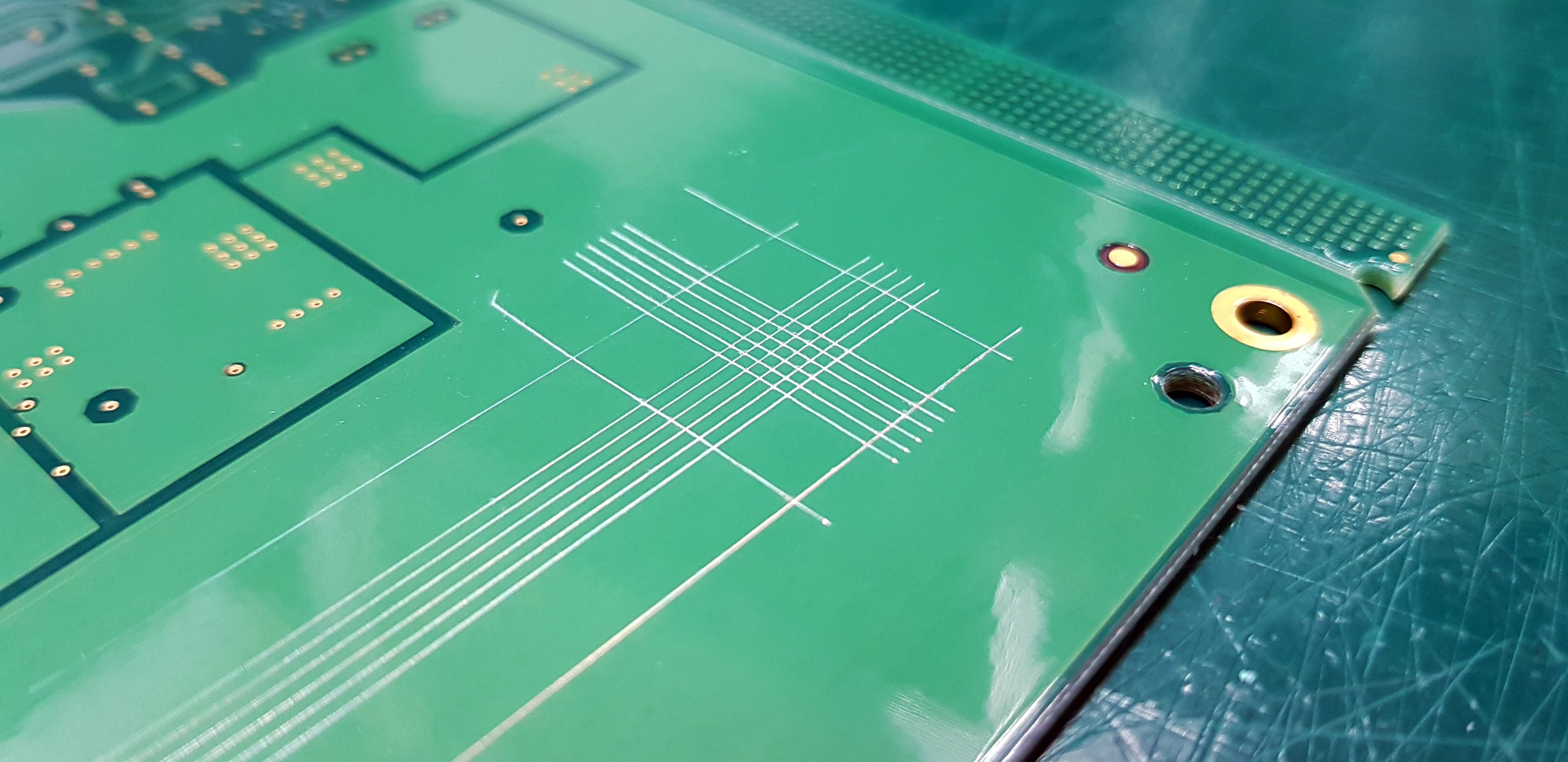 Integrated circuit architecture for controlled impedance routing.